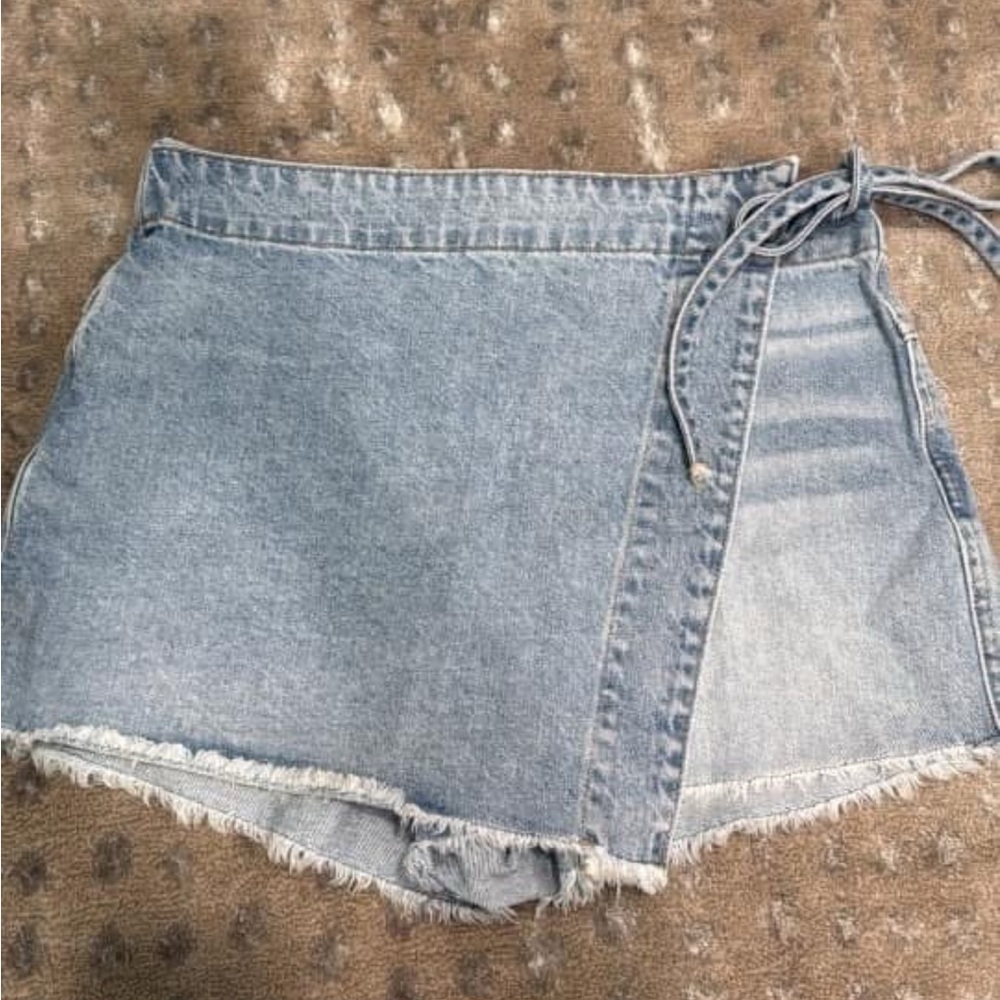 Free people denim skort 
Size 6